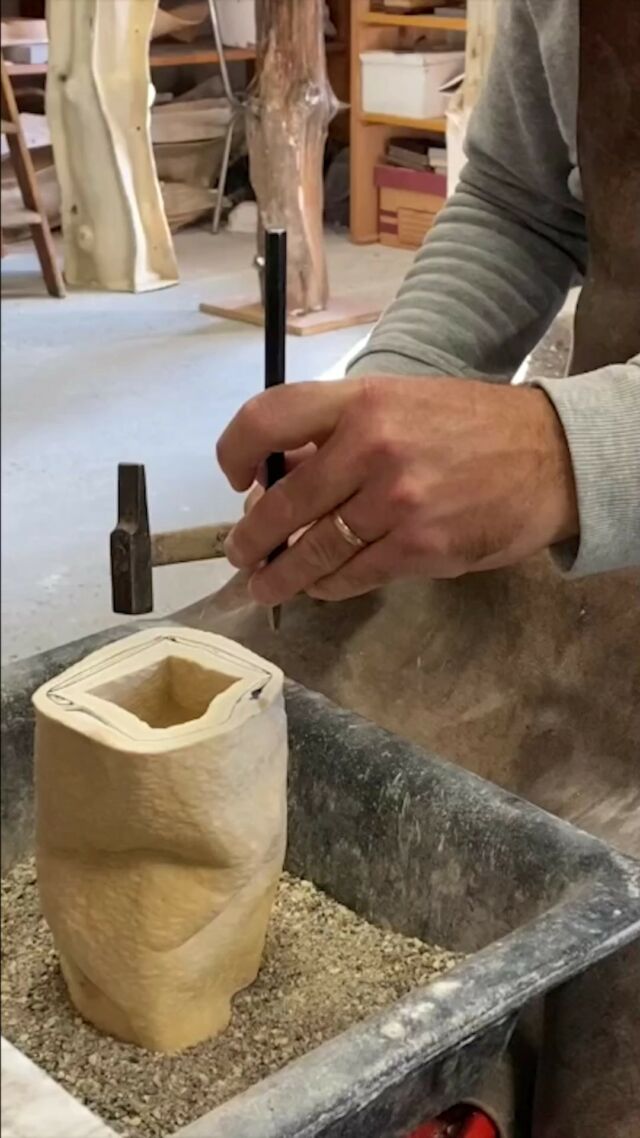 Démoulage de la collection Froissée 😍

#demoulage #demoulageparfait #mould #moulding #demoulding #demould #demouldingvideo #moule #moulage #encrustation #basrelief #basreliefs #lowrelief #geste #gestetechnique #gesteartisan #artisanatdart #fontainespetrifiantes #visiteentreprise #visiteatelier #visiteateliers